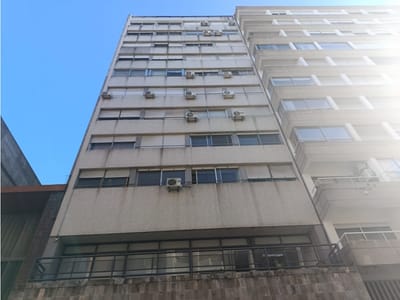 VENDE APARTAMENTO 2 DORMITORIOS, ESCRITORIO Y 2 BAÑOS - PISO 8 F