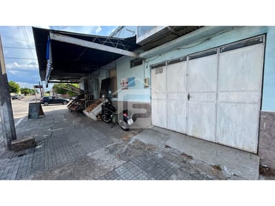 VENDE CASA Y LOCAL COMERCIAL- AV. Presidente Viera- Rivera