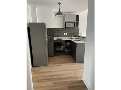 ALQUILA  APARTAMENTO 1 DORMITORIO CON BALCON. TRES CRUCES