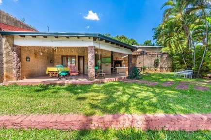 En venta - Amplia residencia de 3 dormitorios ubicada en cuarto barrio Luque