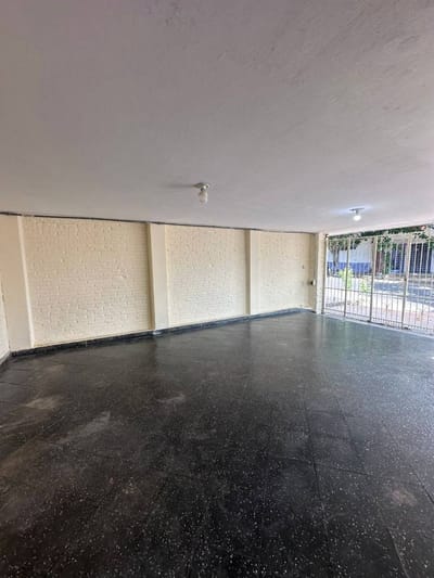 CASA EN BARRIO SANTA LIBRADA ASUNCIO ZONA IPS 12 DE JUNIO