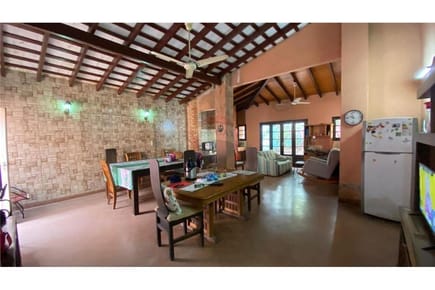 VENDO CASA A 2 CUADRAS DE MARISCAL LOPEZ