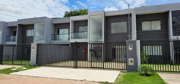 Casa En Venta 4 Dormitorios Zona Norte (urb. Roma)