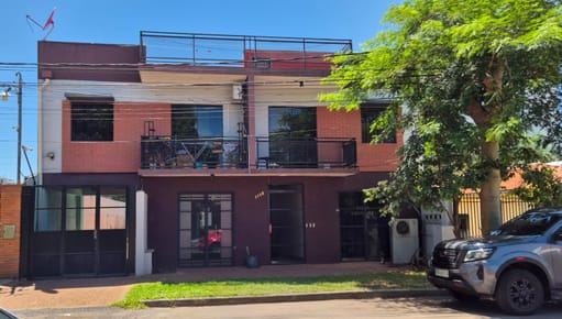 Vendo casa de dos plantas Bº Ykuá Sati