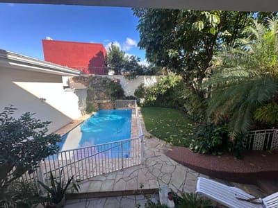 VENDO Casa en  Las Mercedes:
