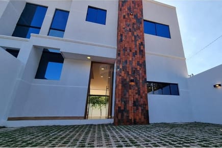 EN VENTA AMPLIO DUPLEX A ESTRENAR EN LUQUE