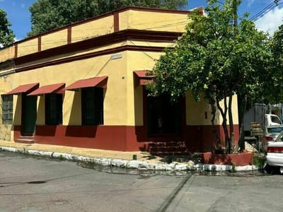 ALQUILO SALON EN EL CENTRO 