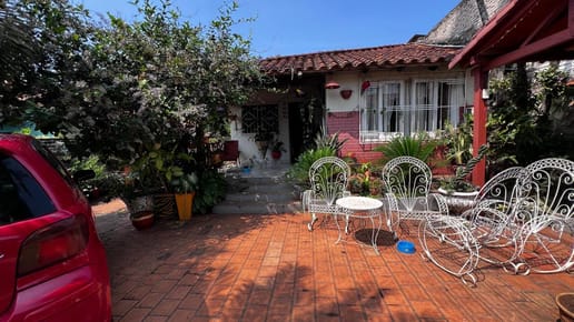 Vendo casa coloquial en caacupe ruta cabañas