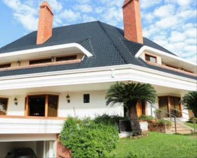 RESIDENCIA DE LUJO EN VENTA – BARRIO MBURICAO