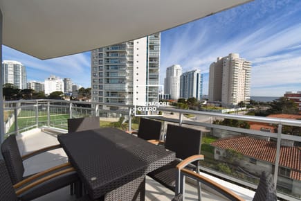 Venta Departamento Punta del Este 4 dormitorios Mansa