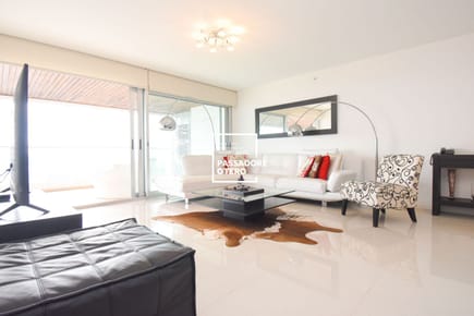 Alquiler Anual departamento  Punta del Este 2 dormitorios con piscina