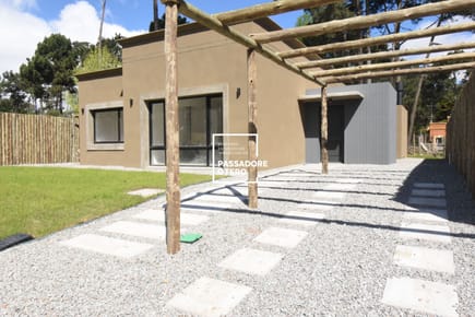 Casa VENTA A ESTRENAR Punta del Este 3 DORMITORIOS