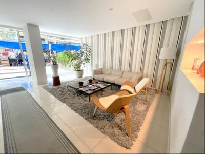 VENTA CON RENTA 1 dormitorio con terraza, a metros de rambla.