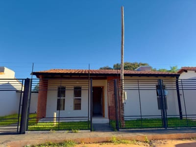 EN VENTA – HERMOSO CHALET A ESTRENAR EN LUQUE (YUKYRY)