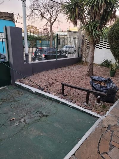 VENTA EN LA UNION, CASA Y APTO, 4 DORMITRIOS, COCHERA, FRENTE