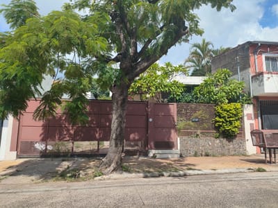 RESIDENCIA EN VENTA EN LA CIUDAD DE SAN VICENTE-ASUNCION