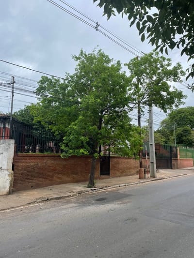 Vendo Amplia Propiedad Sobre Avda Gral Santos 