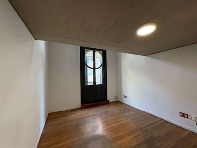 EXCELENTE Oficina en Edificio Barreiro Ramos con garaje | Ciudad Vieja