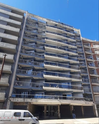 Excelente Apartamento de 1 Dormitorio al frente en Piso 9 en Cordón Sur