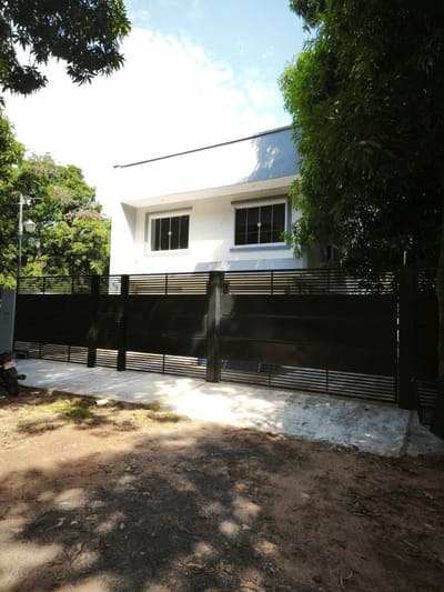ALQUILER DE HERMOSA CASA EN BARRIO CERRADO LA FLORESTA – ZONA AEROPUERTO