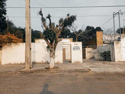 VENDO CASA EN UBICACIÓN PRIVILEGIADA EN EL CENTRO DE ASUNCIÓN.