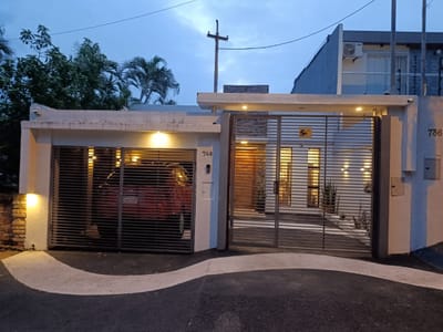 VENDO CASA  EN BARRIO CIUDAD NUEVA!!!!