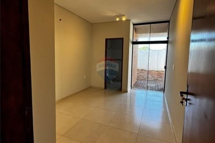 Chalet - Venta - Ñemby, Paraguay