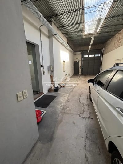 Local Multiuso de 400m2, Depósito En 2 Plantas, Oficina Y Entrada Camiones