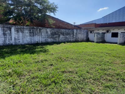 TERRENO EN VENTA CON CONSTRUCCIÒN ANTIGUA  EN AVENIDA CUMAVI