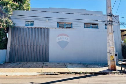 VENDO DEPOSITO EN FERNANDO DE LA MORA
