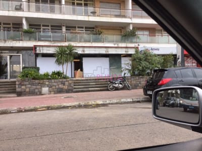 Local en Montevideo.