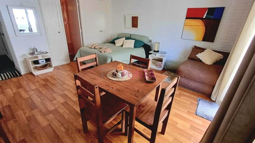 Monoambiente en Península, disponible para alquilar toda la temporada.-