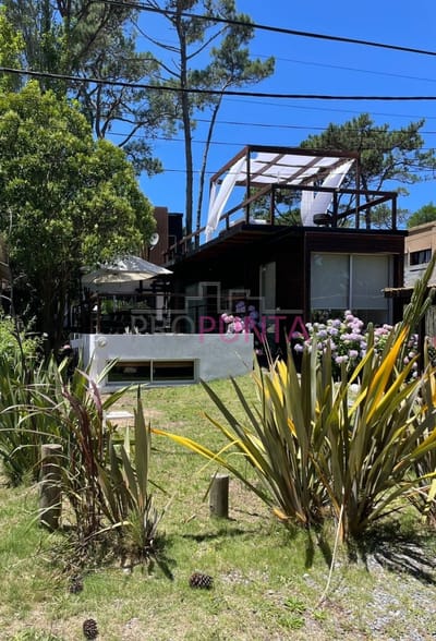 Linda casa ubicada en La Barra, capacidad para 10 personas