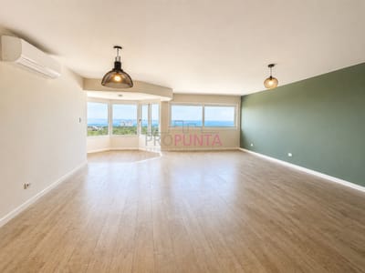 Alquiler Anual de amplio apartamento de 3 Dormitorios completamente reciclado sobre Roosevelt, Punta del Este