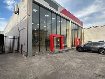 Showroom de 600 m² en Fernando de la Mora