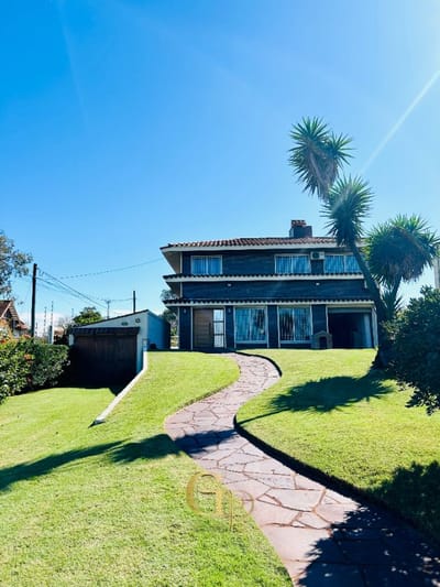 Casa en venta de 5 dormitorios c/ cochera en Parque Carrasco