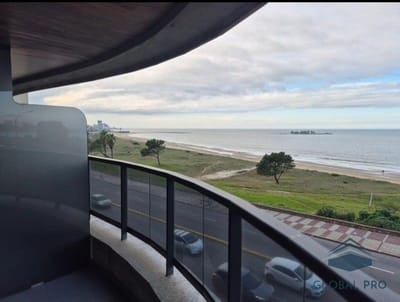 Apartamento en alquiler c/ cochera en Malvin