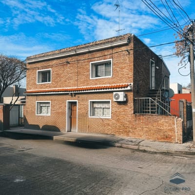 Propiedad para Inversores Casa Padron Comun en Venta 2 Aptos, Patio con Cochera