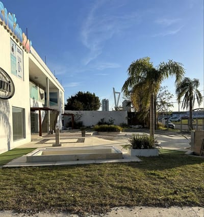 venta local carrasco este automotoras esquina