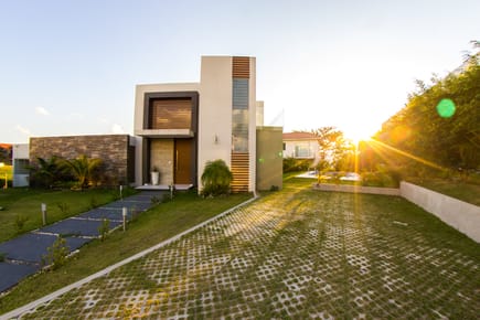 MODERNA CASA A ESTRENAR EN EL URUBO 