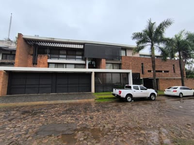 En Alquiler Exclusiva Residencia De Lujo En Villamorra
