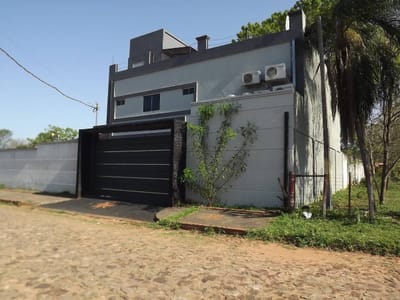 ALQUILO DUPLEX DE 3 PLANTAS EN LUQUE 