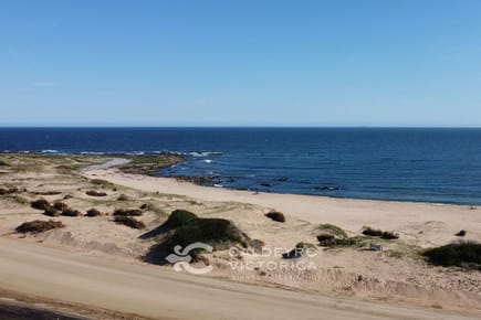 Terreno en venta en Punta Colorada 9692, en primera línea