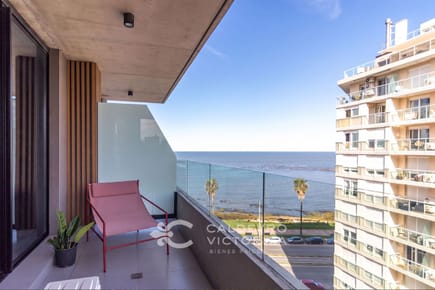 Venta de Apartamento en Villa Biarritz 10291, Punta Carretas, de 2 dormitorios, en piso alto con vista al mar