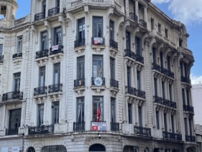 LOCAL EN EDIFICIO EMBLEMÁTICO EN CIUDAD VIEJA