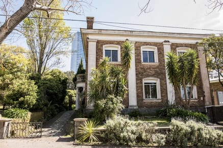 CASA DE ESTILO CON RENTA EN PUERTO DEL BUCEO