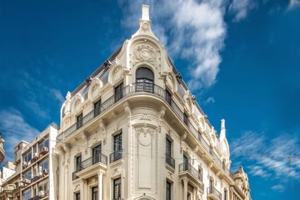 EDIFICIO EN CIUDAD VIEJA