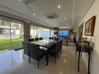 Residencia en venta en el Barrio Mburucuyá