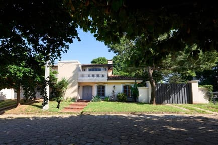 ALQUILO HERMOSA RESIDENCIA RODEADA DE NATURALEZA LAMBARE