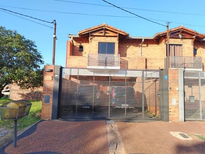 VENDO DÚPLEX EN FERNANDO DE LA MORA Z/ NORTE!!